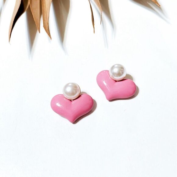 Pink heart pearl stud earrings S469 - Picture 1 of 3